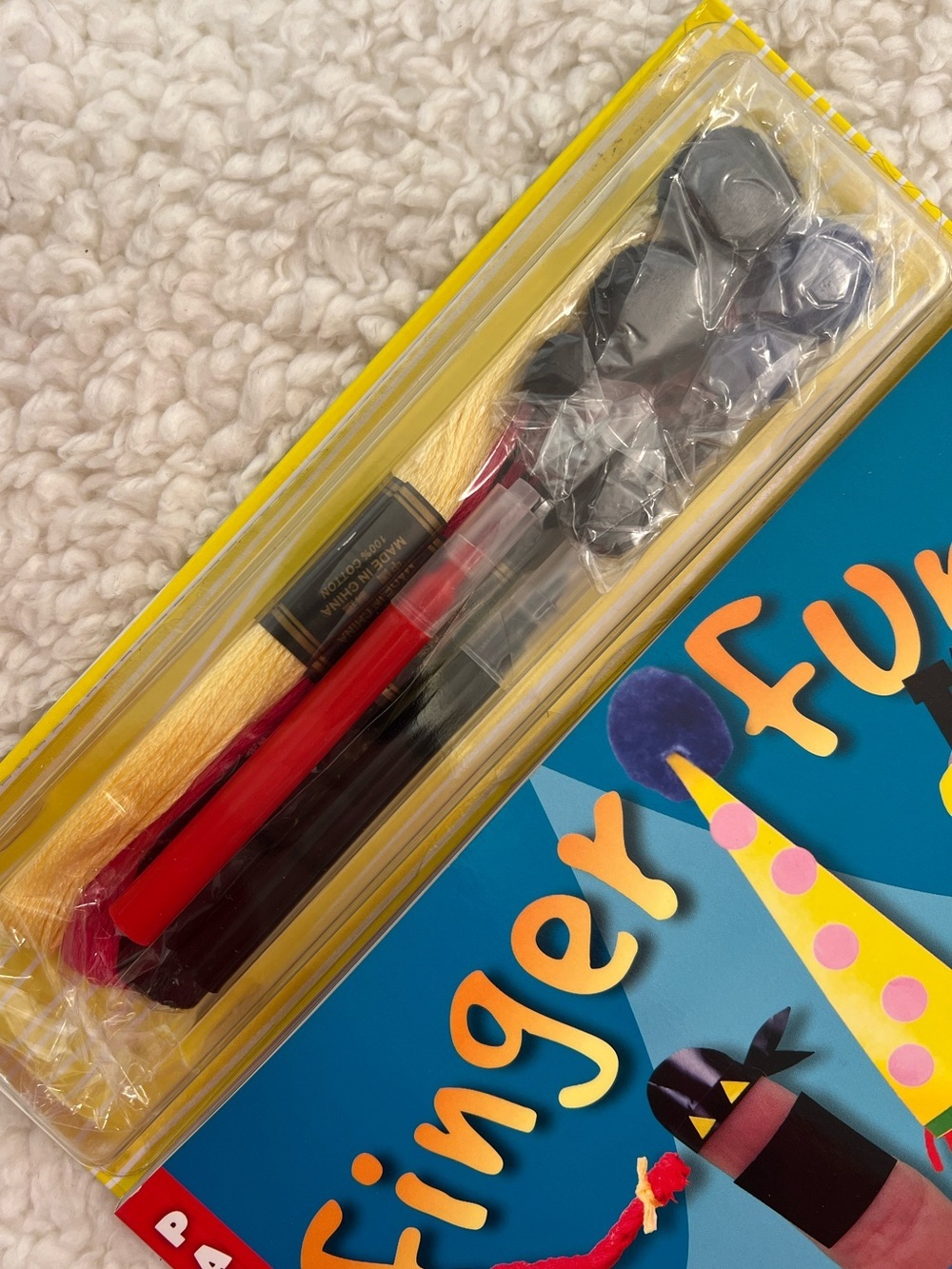 Downtown Bookworks Packtivities "Finger Fun"! Kids Craft Kit - Picture 4 of 12